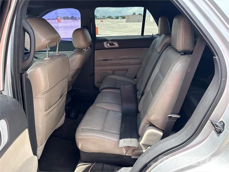 Ford Explorer سيارات
