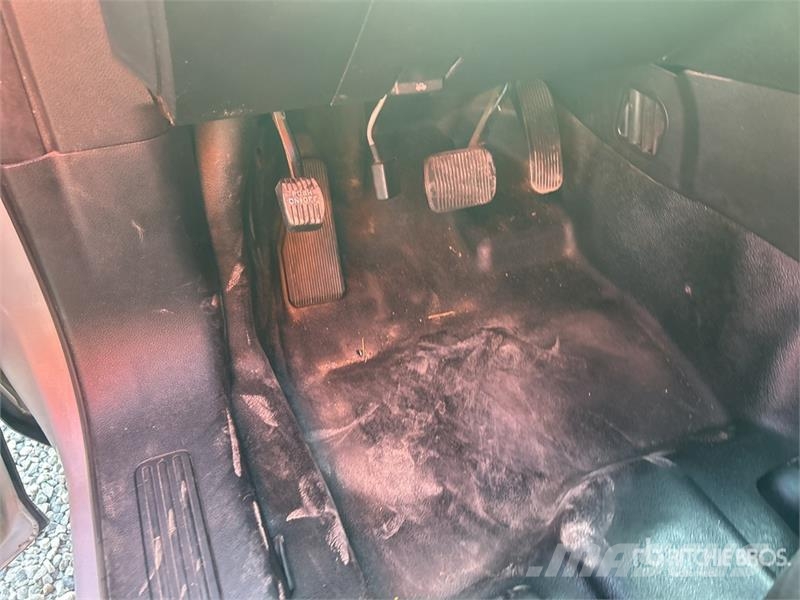 Ford Explorer 汽车