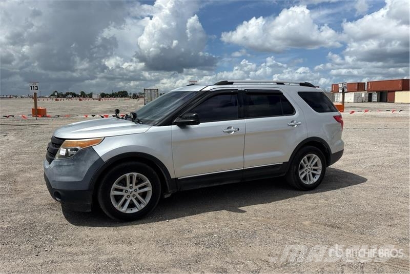 Ford Explorer سيارات