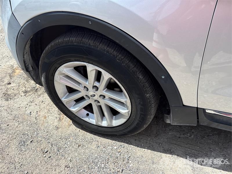 Ford Explorer سيارات