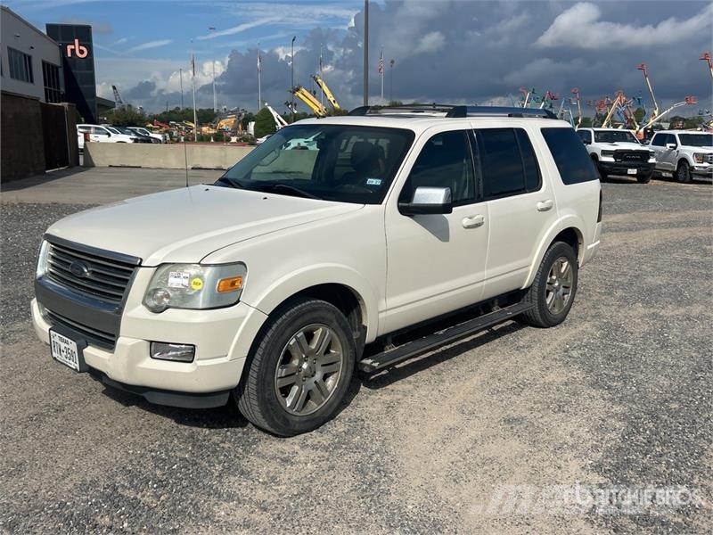 Ford Explorer سيارات