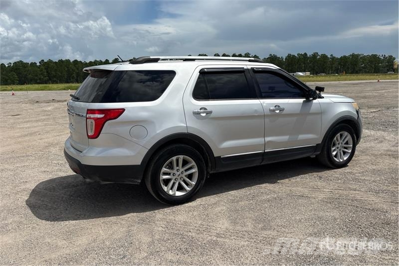 Ford Explorer سيارات