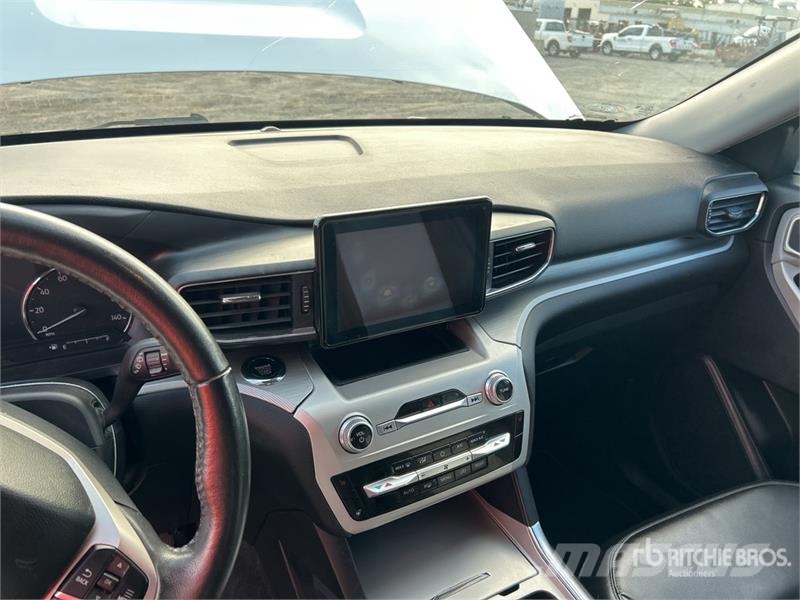 Ford Explorer Avtomobili