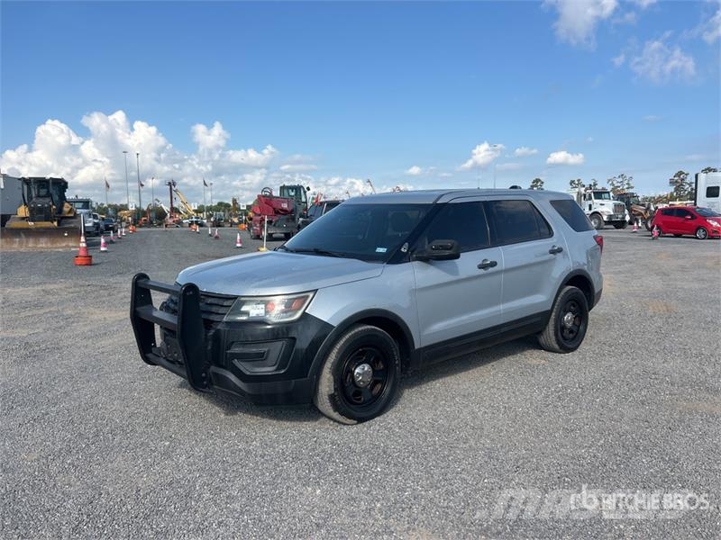 Ford Explorer 汽车