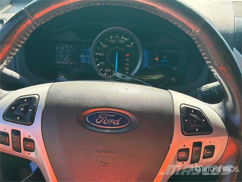 Ford Explorer Auto