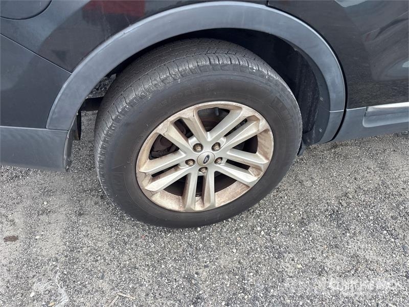 Ford Explorer Cars