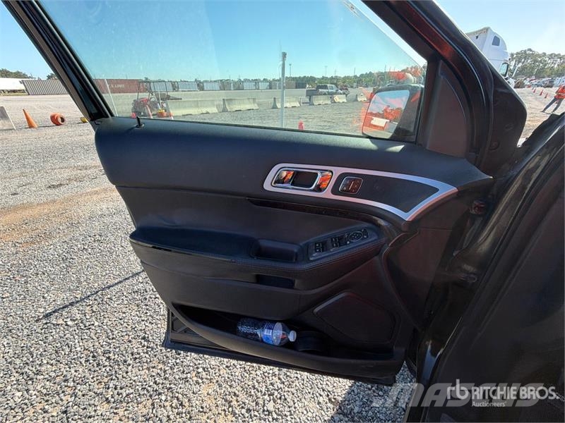 Ford Explorer Auto