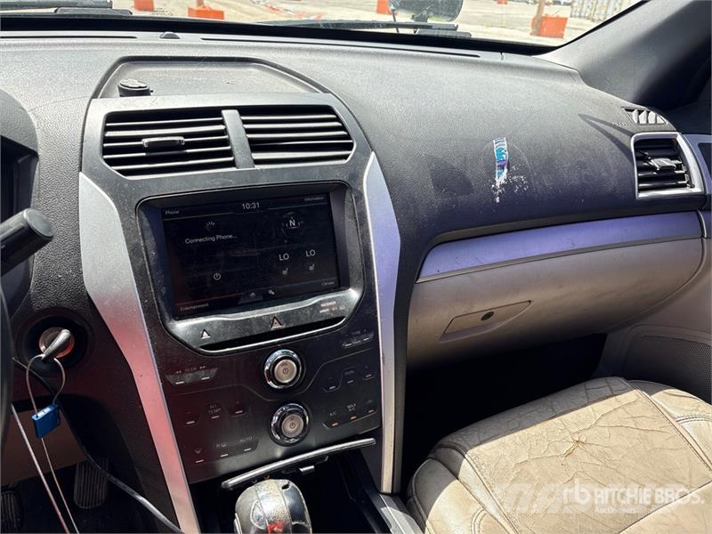Ford Explorer سيارات