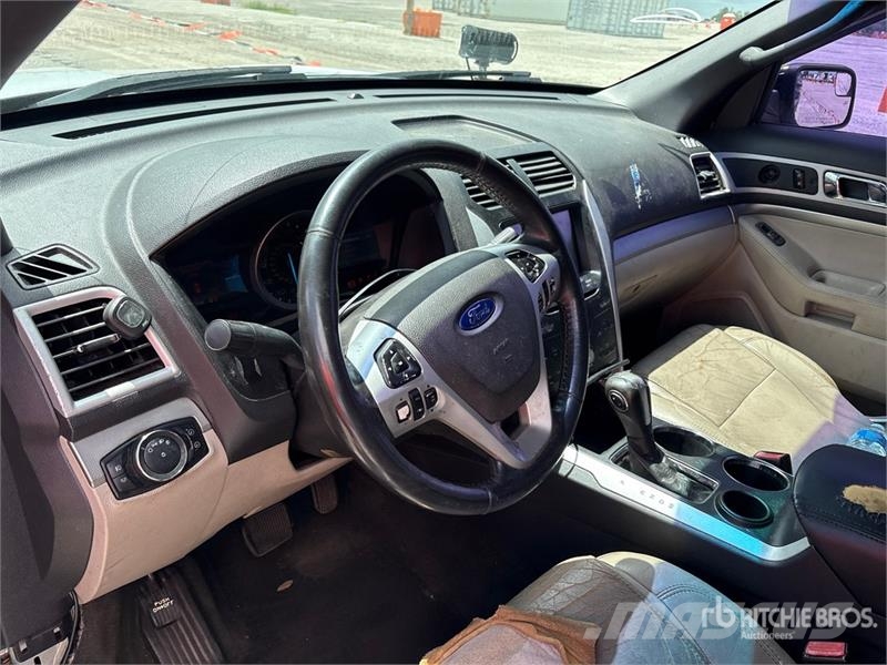 Ford Explorer سيارات