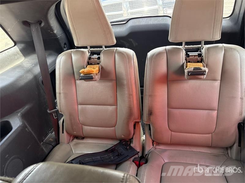 Ford Explorer سيارات
