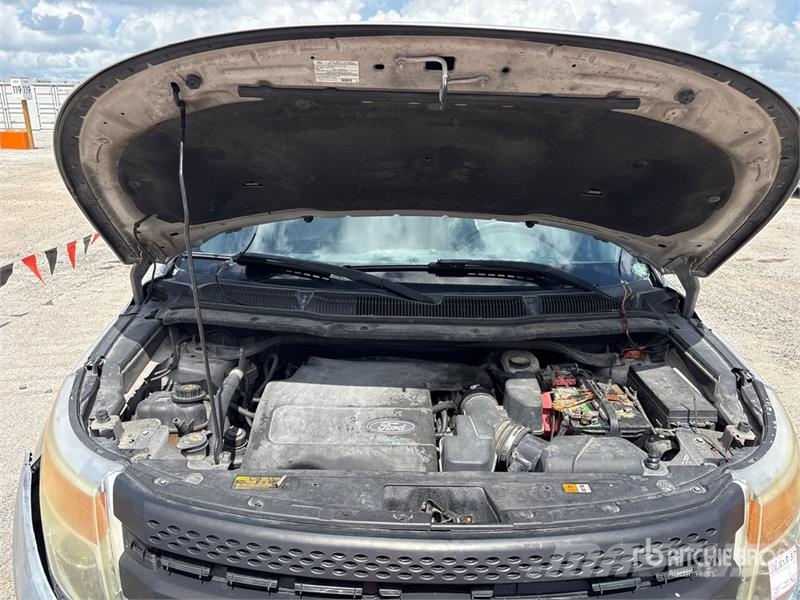 Ford Explorer سيارات