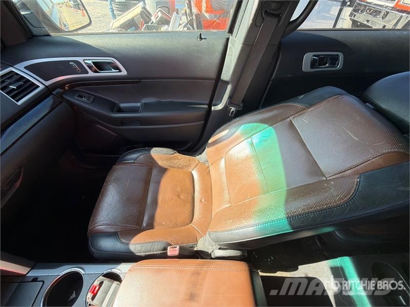 Ford Explorer Auto