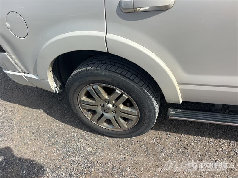 Ford Explorer سيارات