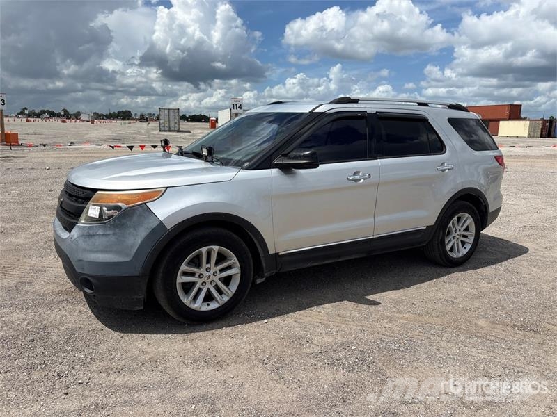 Ford Explorer سيارات