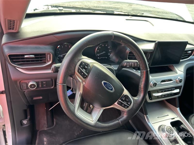 Ford Explorer Avtomobili
