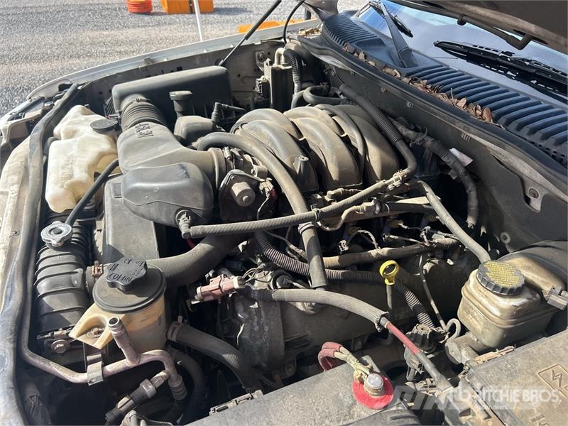 Ford Explorer سيارات