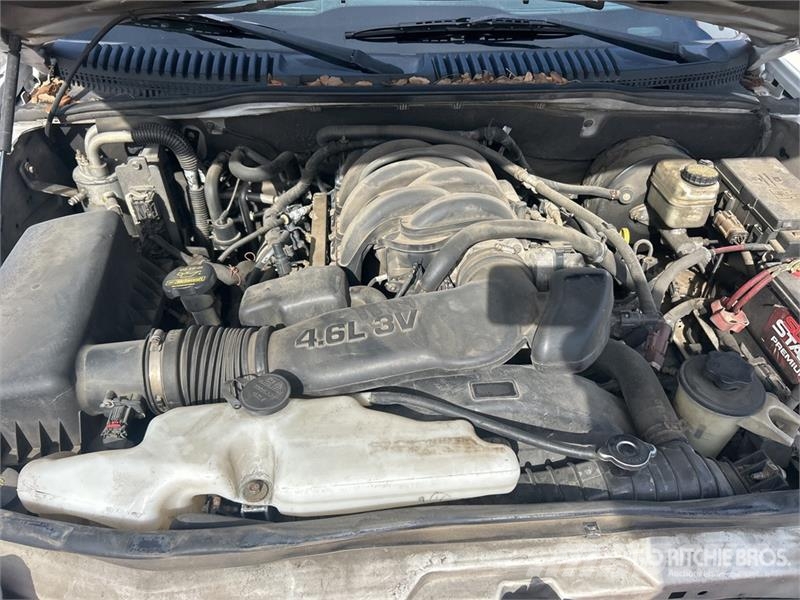 Ford Explorer سيارات