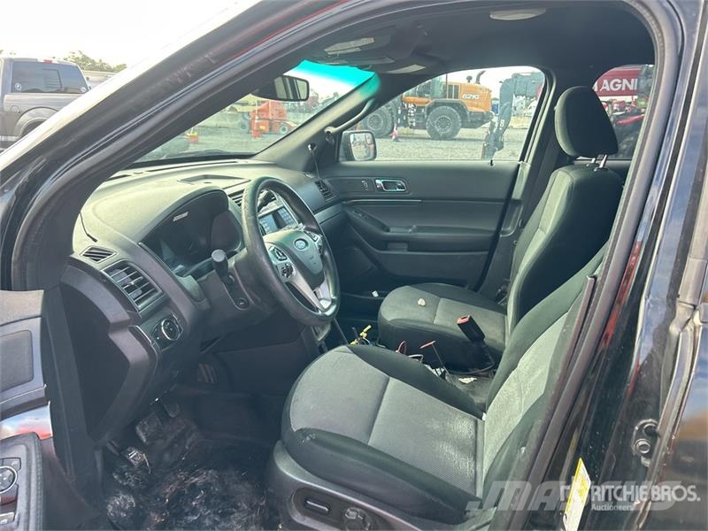Ford Explorer Voiture
