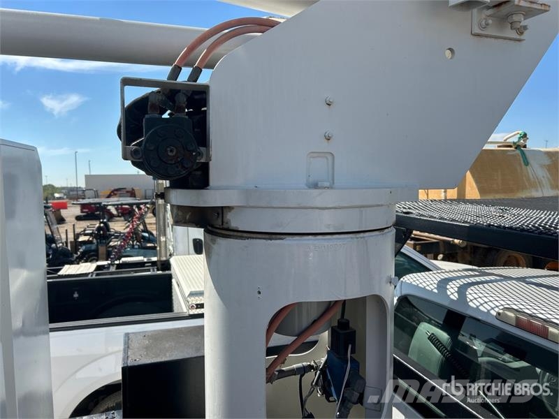 Ford Explorer Truck mounted aerial platforms