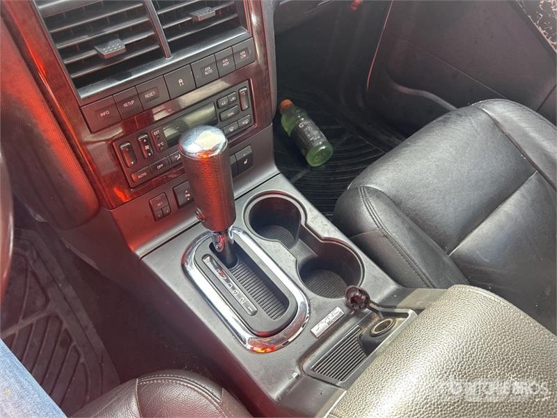 Ford Explorer سيارات
