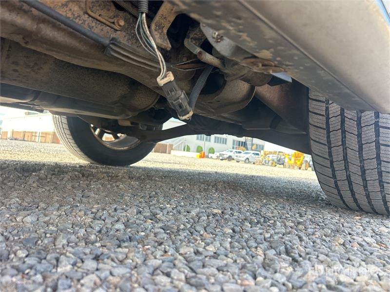 Ford Explorer سيارات