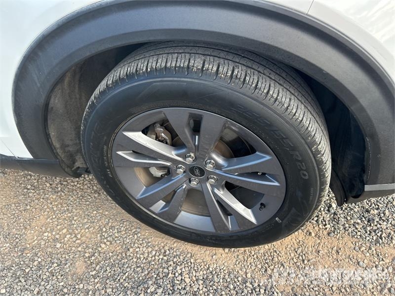 Ford Explorer Avtomobili