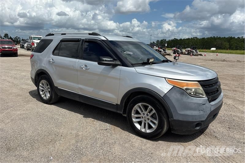 Ford Explorer سيارات