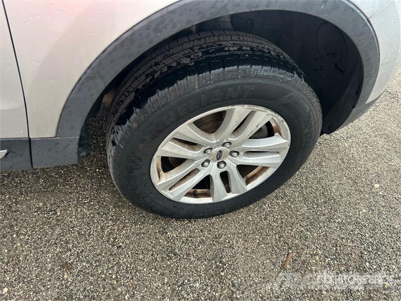 Ford Explorer Kistehergépjárművek