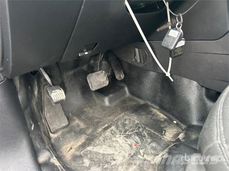 Ford Explorer Henkilöautot