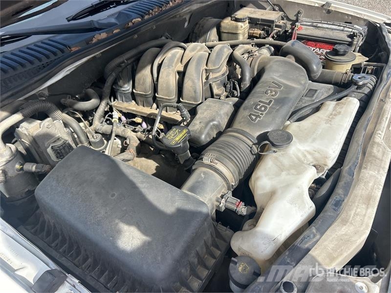 Ford Explorer سيارات