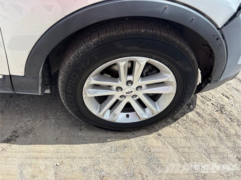 Ford Explorer سيارات