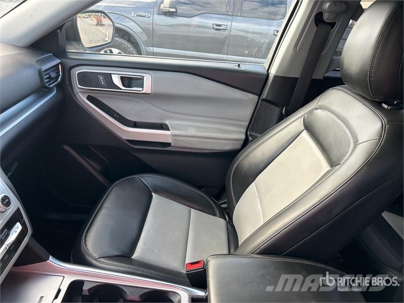 Ford Explorer Avtomobili