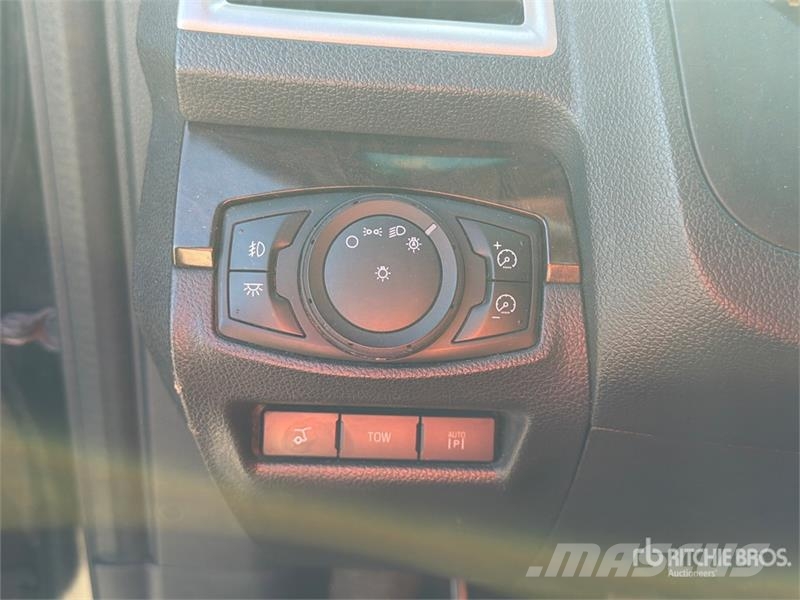 Ford Explorer Auto