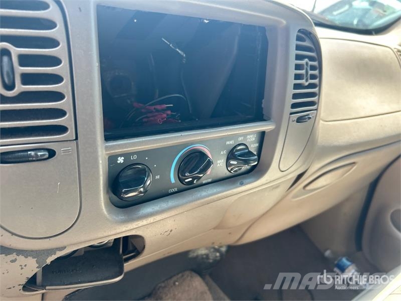 Ford F-150 4x2 Crew Cab Pickup Ostalo