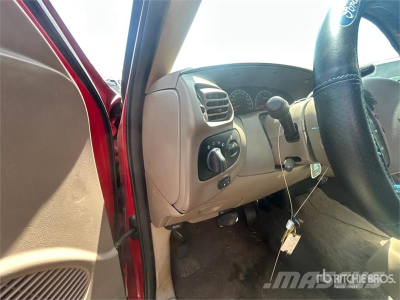 Ford F-150 4x2 Crew Cab Pickup Ostalo