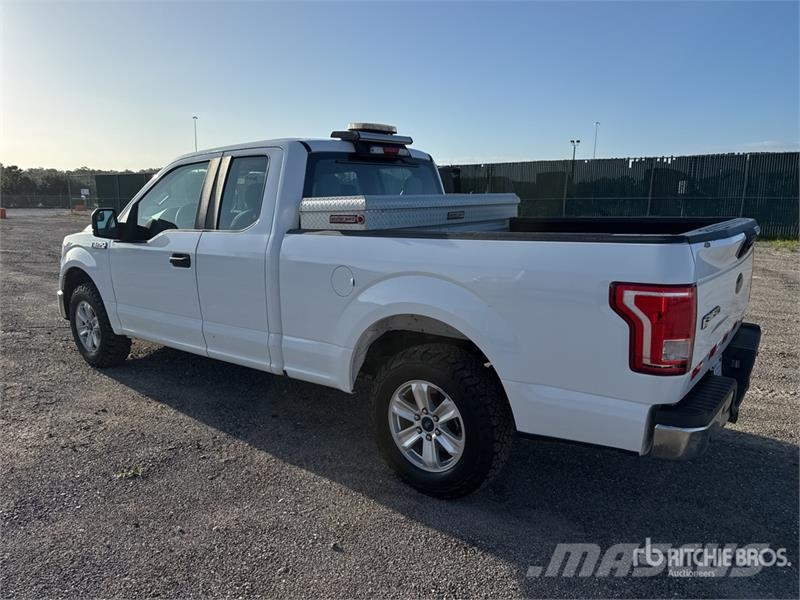 Ford F-150 4x2 Extended Cab Pickup Diger