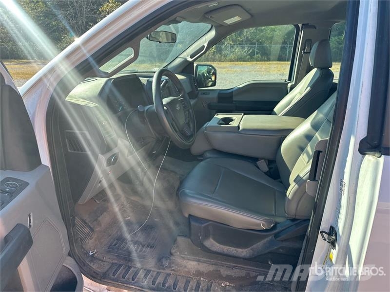 Ford F-150 4x2 Extended Cab Pickup Drugi