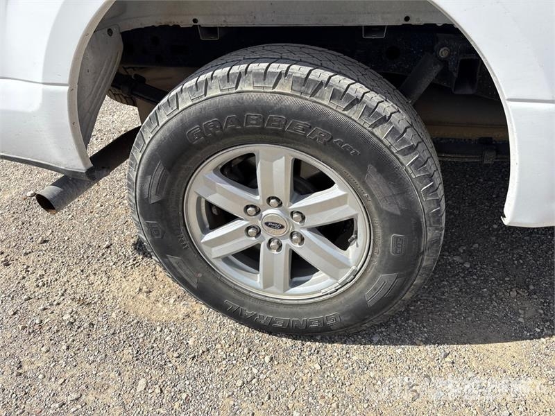 Ford F-150 4x2 Extended Cab Pickup Drugi