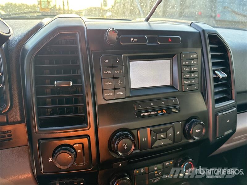 Ford F-150 4x2 Extended Cab Pickup Diger