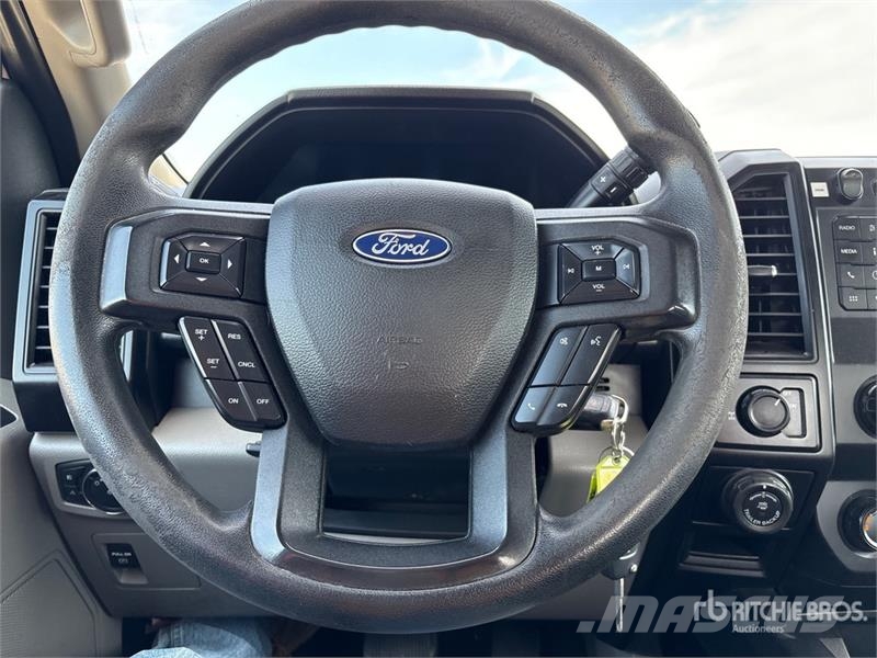 Ford F-150 4x2 Extended Cab Pickup Drugi