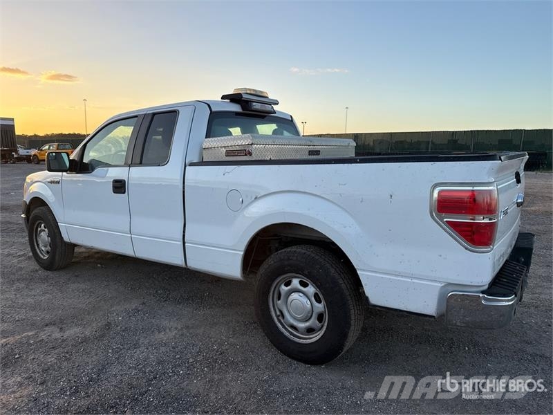 Ford F-150 4x2 Extended Cab Pickup أخرى