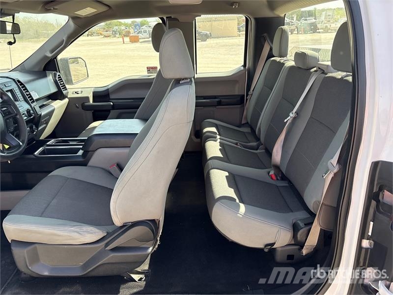 Ford F-150 4x2 Extended Cab Pickup Drugi