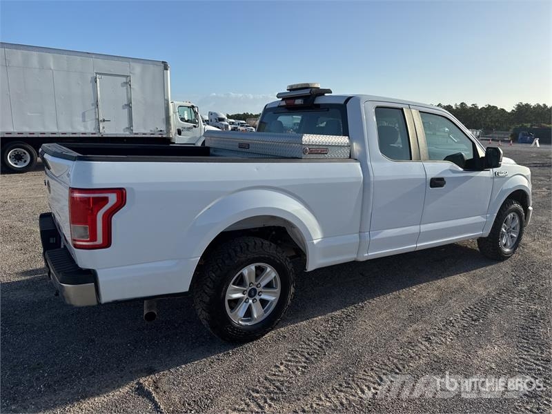 Ford F-150 4x2 Extended Cab Pickup Diger