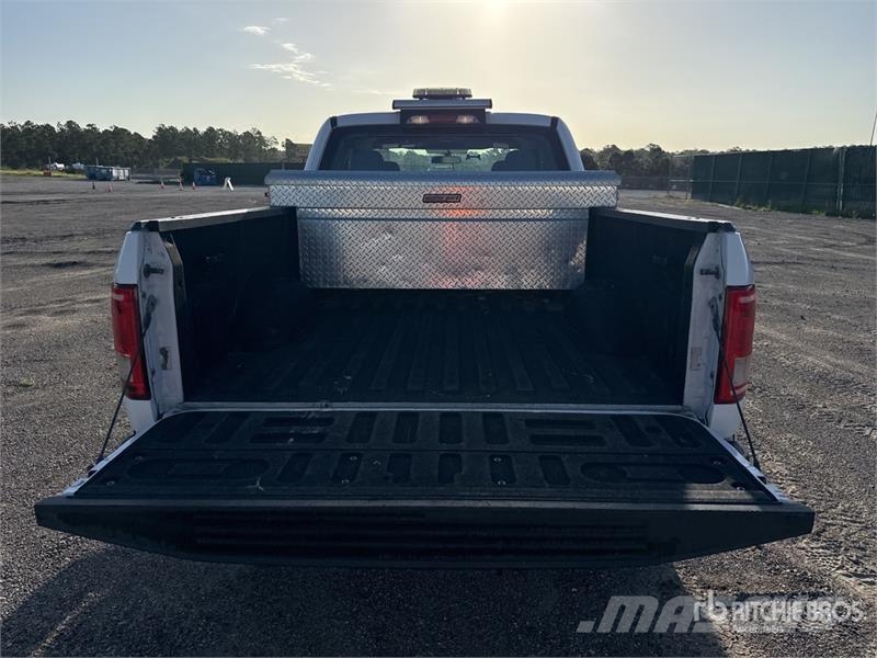 Ford F-150 4x2 Extended Cab Pickup Diger