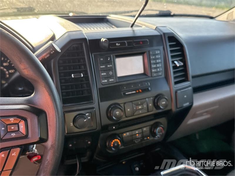Ford F-150 4x2 Extended Cab Pickup Diger