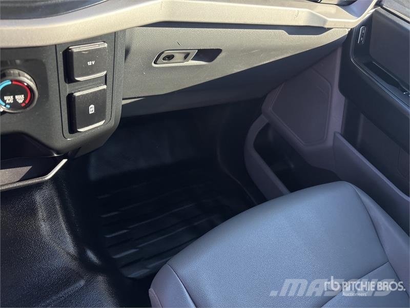 Ford F-150 4x2 Extended Cab Pickup (Inoperable) Drugi
