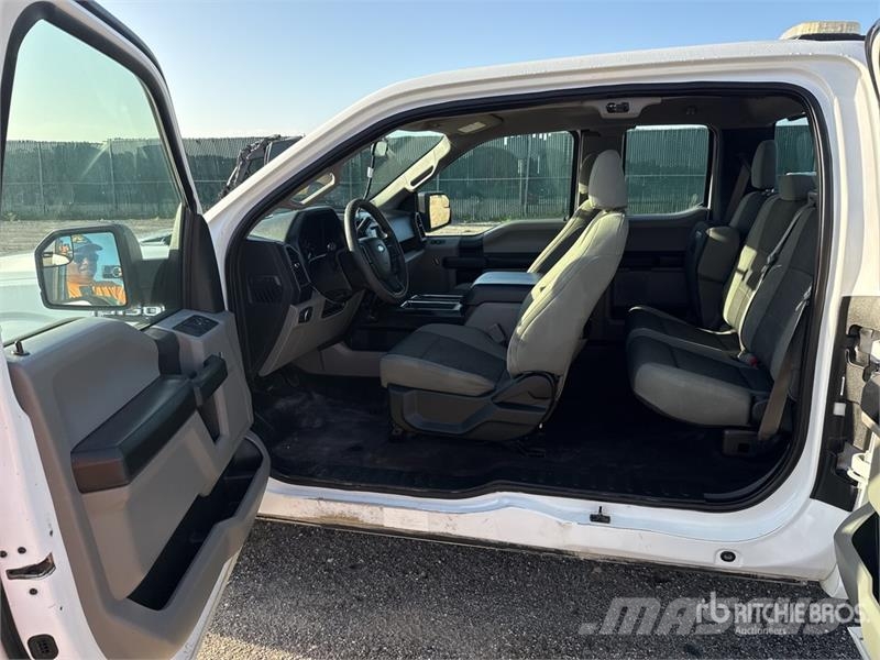 Ford F-150 4x2 Extended Cab Pickup Diger