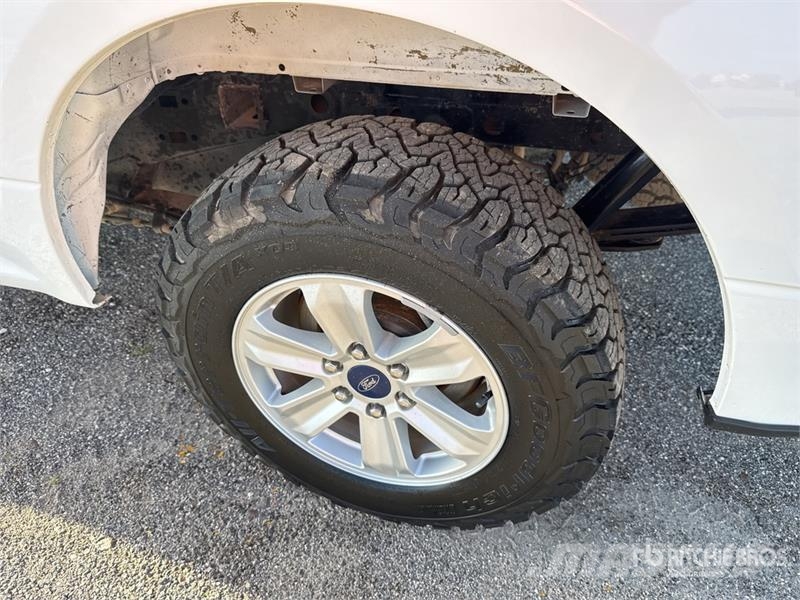 Ford F-150 4x2 Extended Cab Pickup Diger