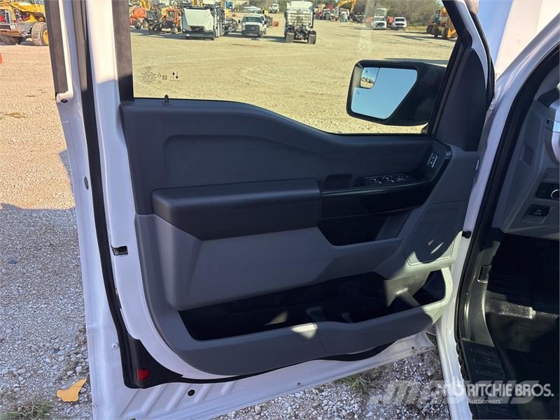 Ford F-150 4x2 Extended Cab Pickup (Inoperable) Drugi