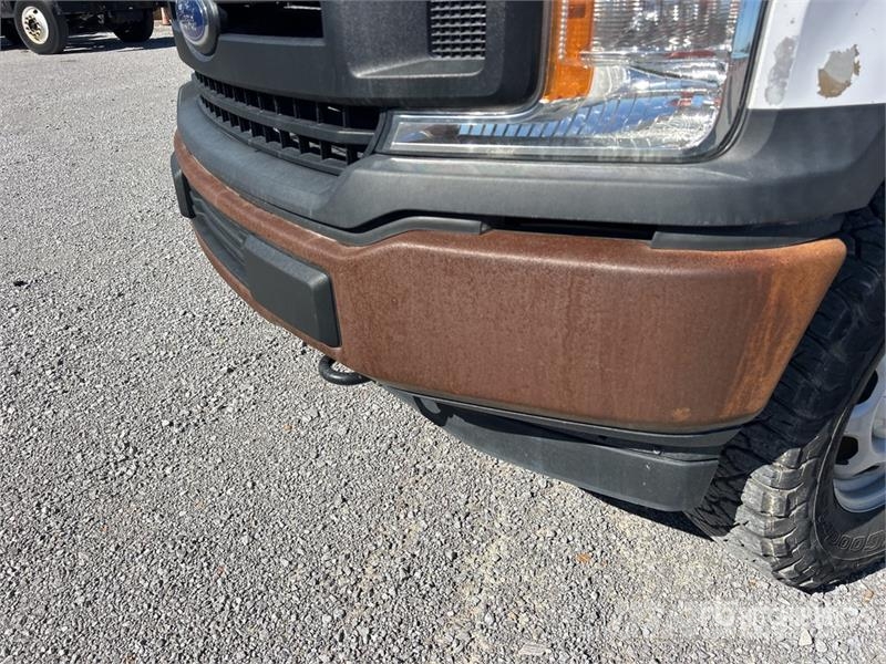 Ford F-150 4x4 Crew Cab Pickup Drugi